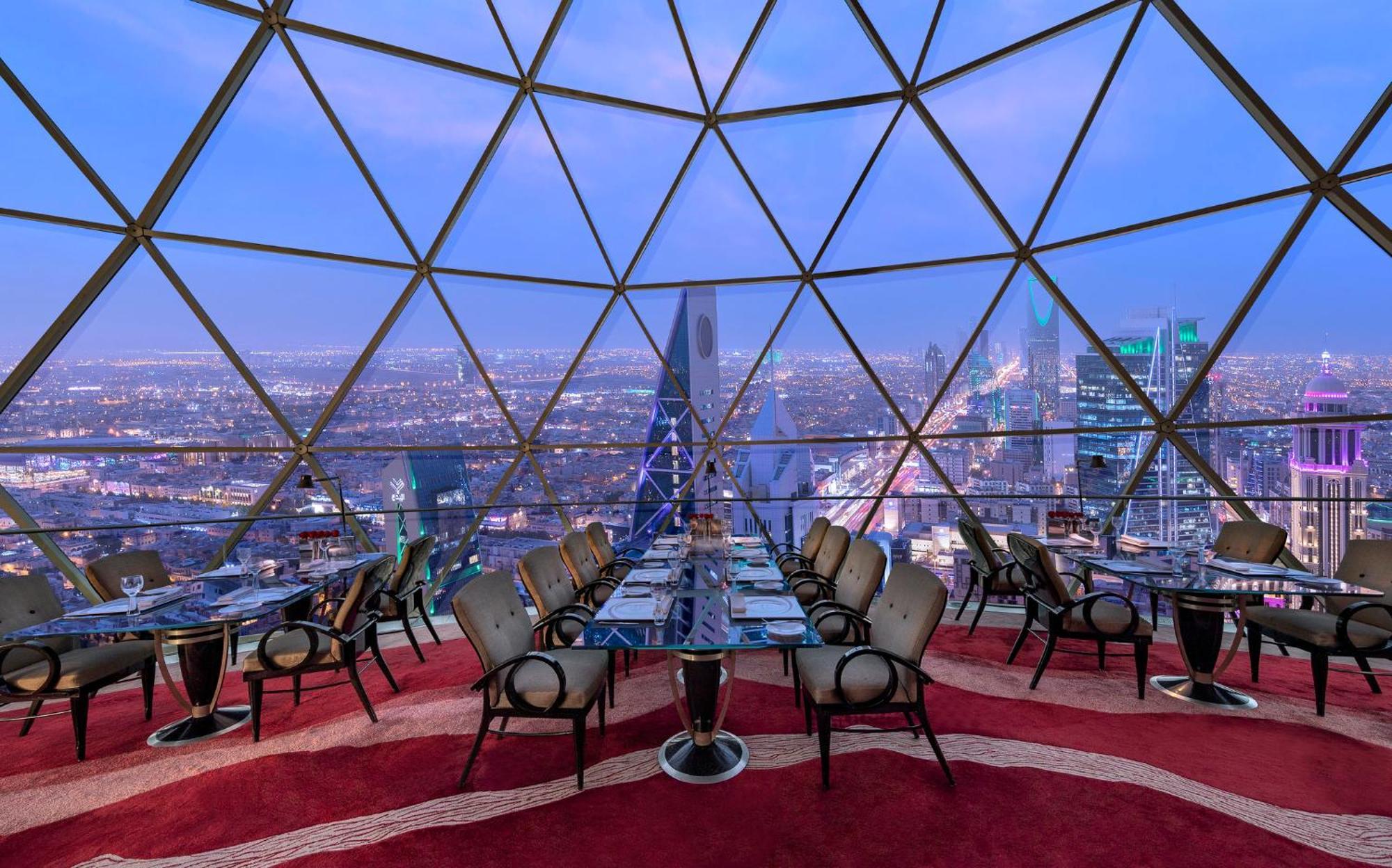 Mandarin Oriental Al Faisaliah, Riaad Buitenkant foto The Dome, the highest bar in the Middle East