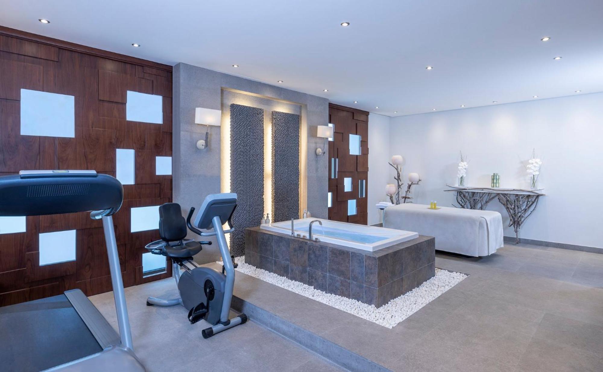Mandarin Oriental Al Faisaliah, Riaad Buitenkant foto A modern bathroom