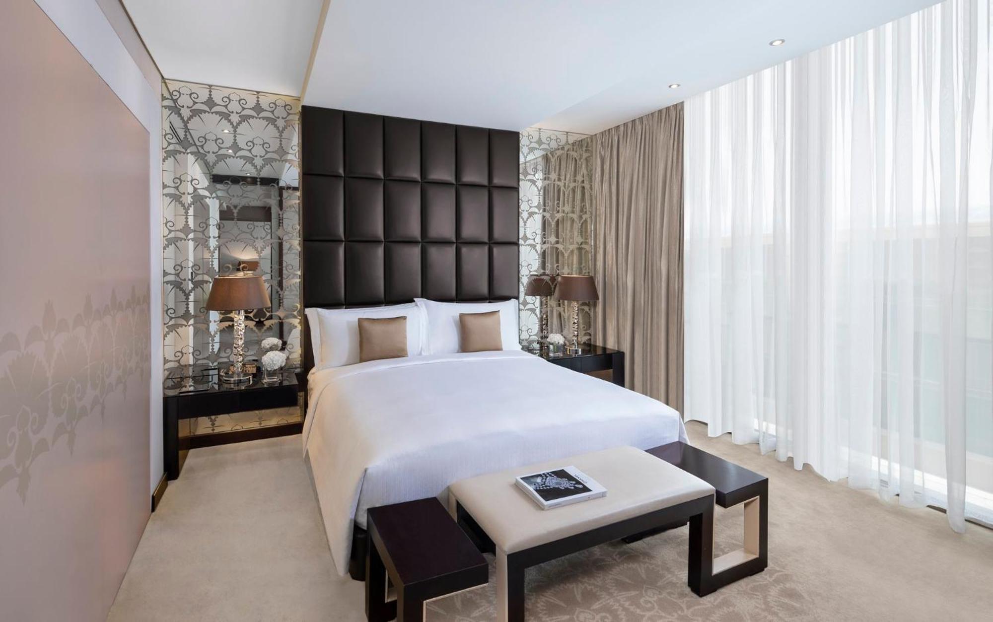 Mandarin Oriental Al Faisaliah, Riaad Buitenkant foto A bedroom at the hotel