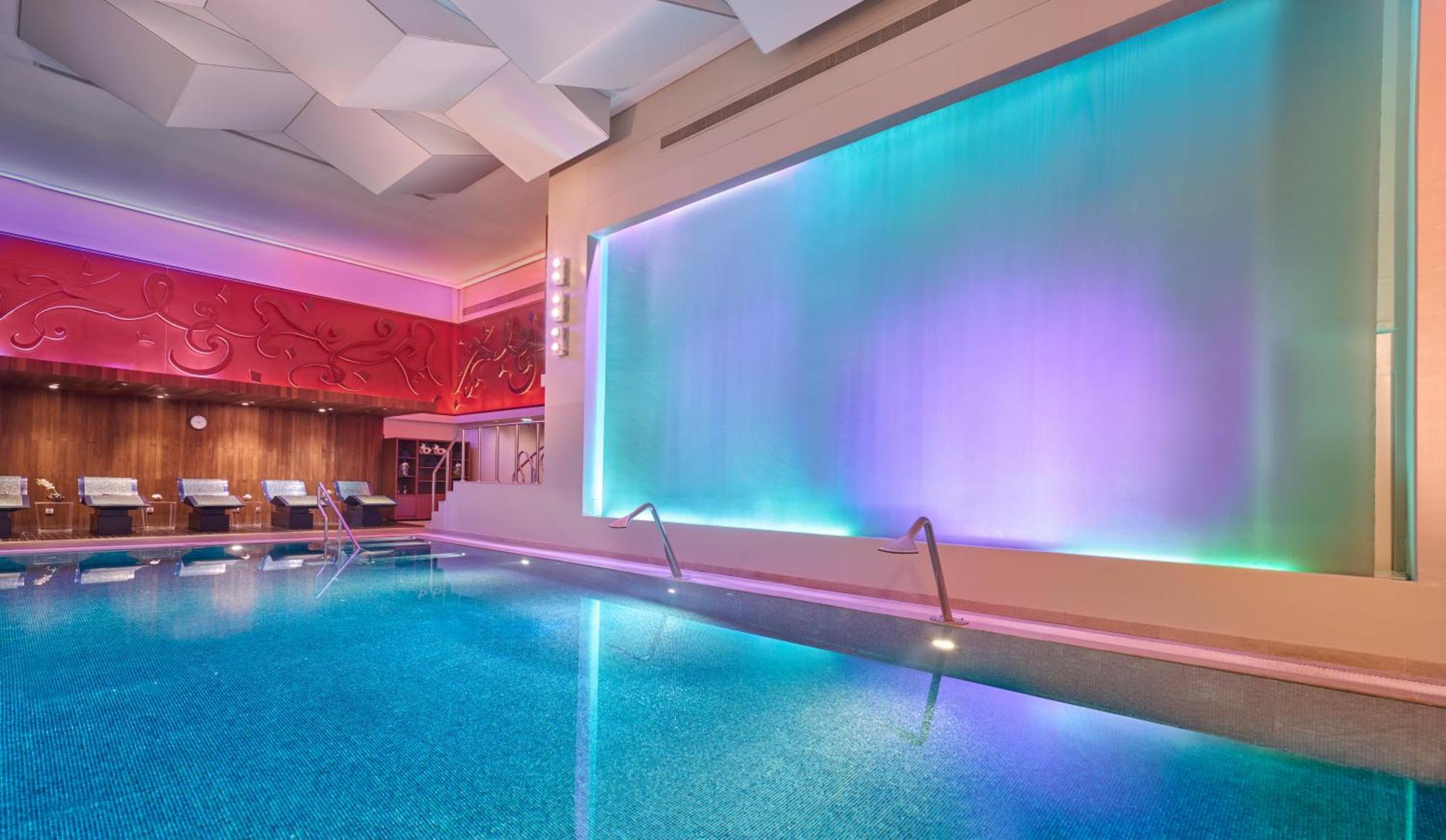 Mandarin Oriental Al Faisaliah, Riaad Buitenkant foto The pool at the Mandarin Oriental, Munich